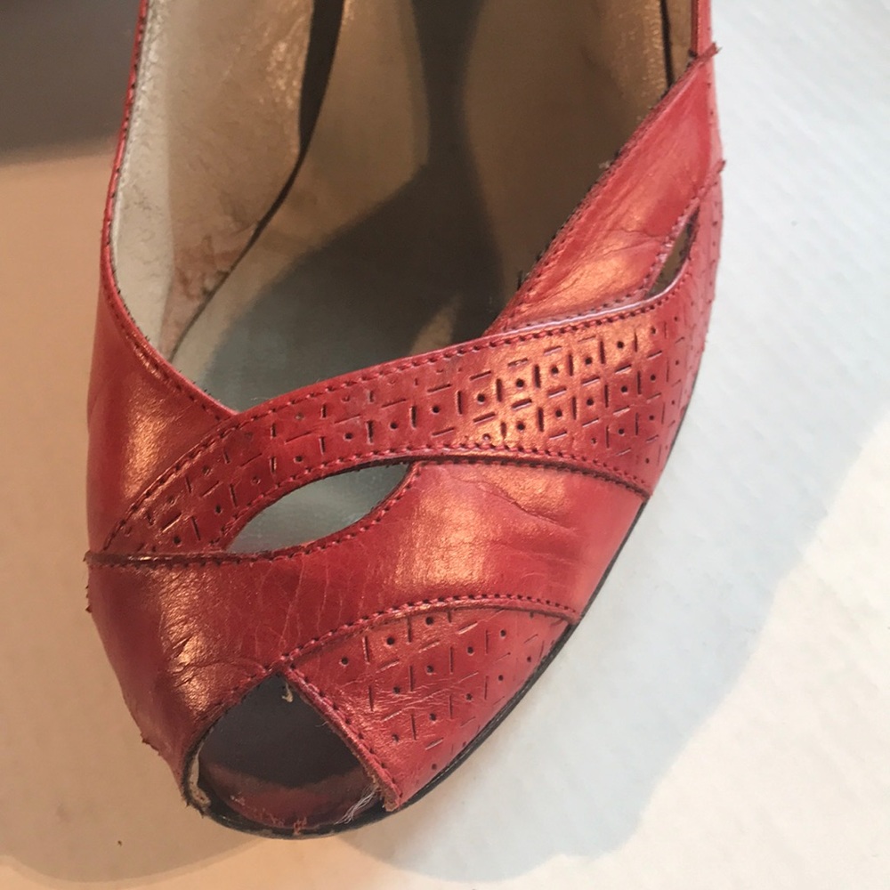 Heels - Picture 2 of 3